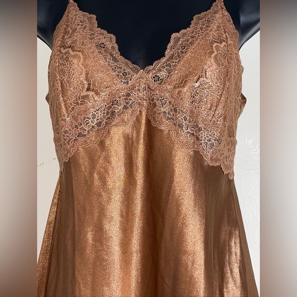 VICTORIA'S SECRET Size Medium Lace Plunge Open-Back Slip & Size Small Panty Set - Picture 3 of 6